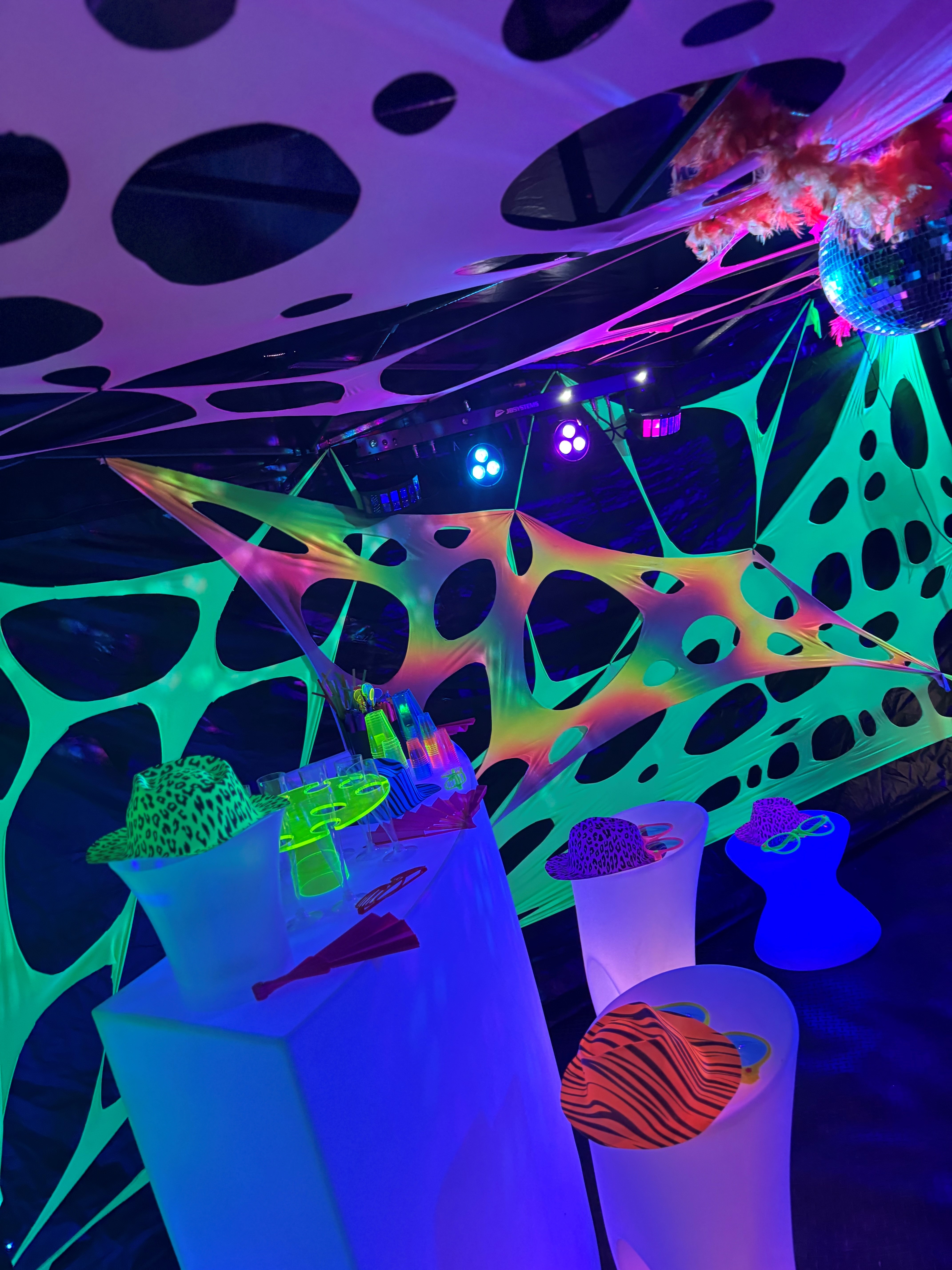 Adults Rave Cave – 3x4.5m